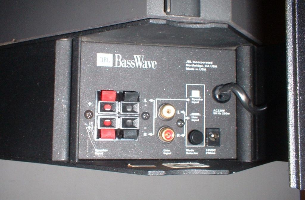 fotoelektrisk Evne tyfon How to connect BassWave and Sat2 to amplifier?